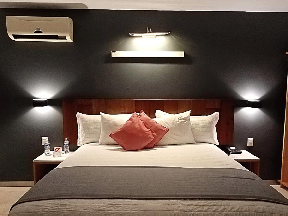 Hotel Clarum 101 Zapopan Bagian luar foto
