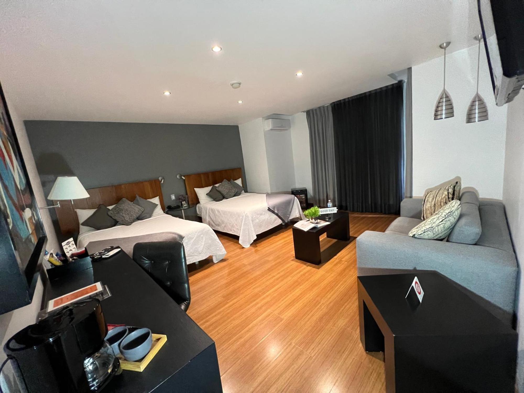 Hotel Clarum 101 Zapopan Bagian luar foto