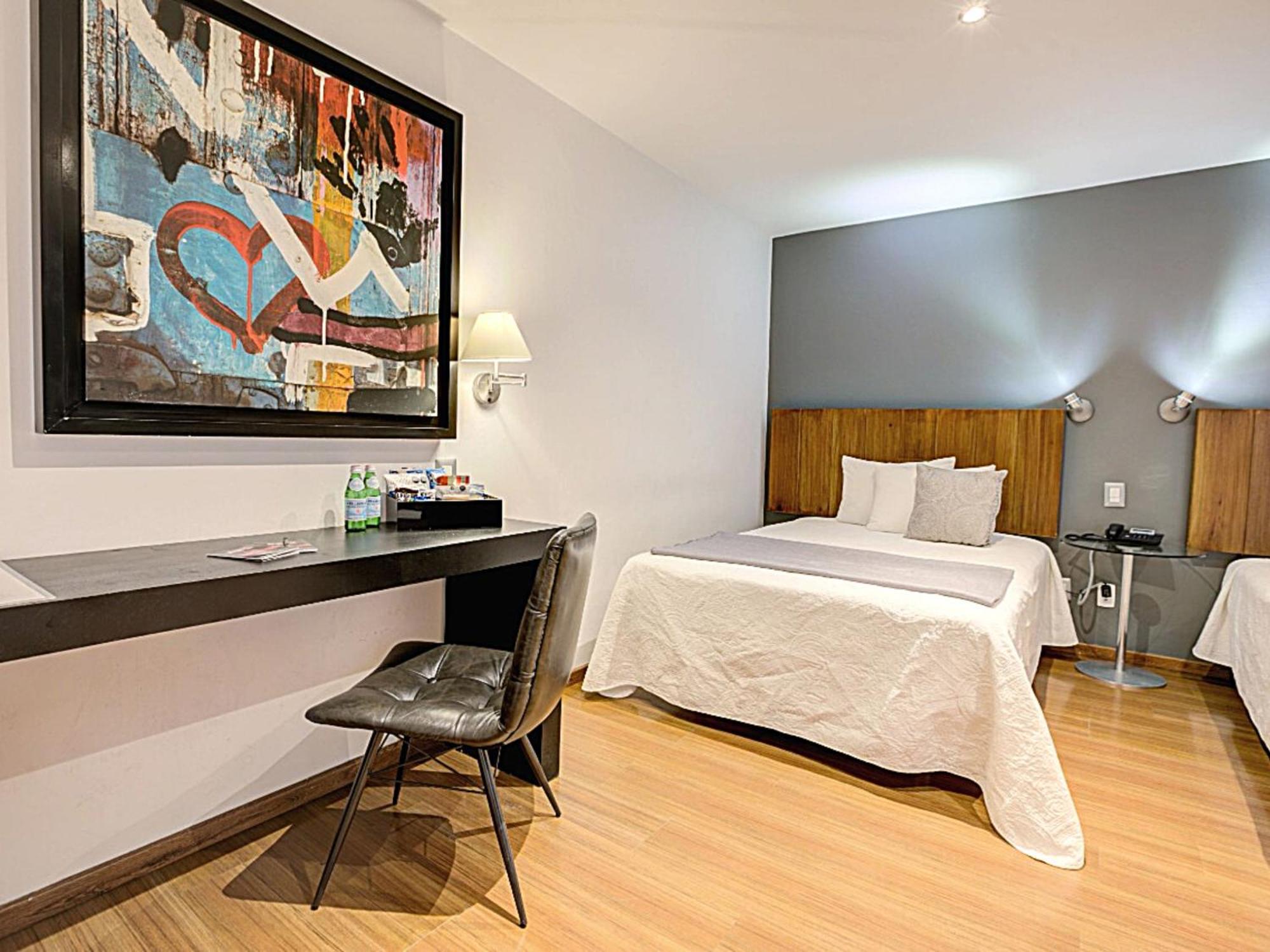 Hotel Clarum 101 Zapopan Bagian luar foto