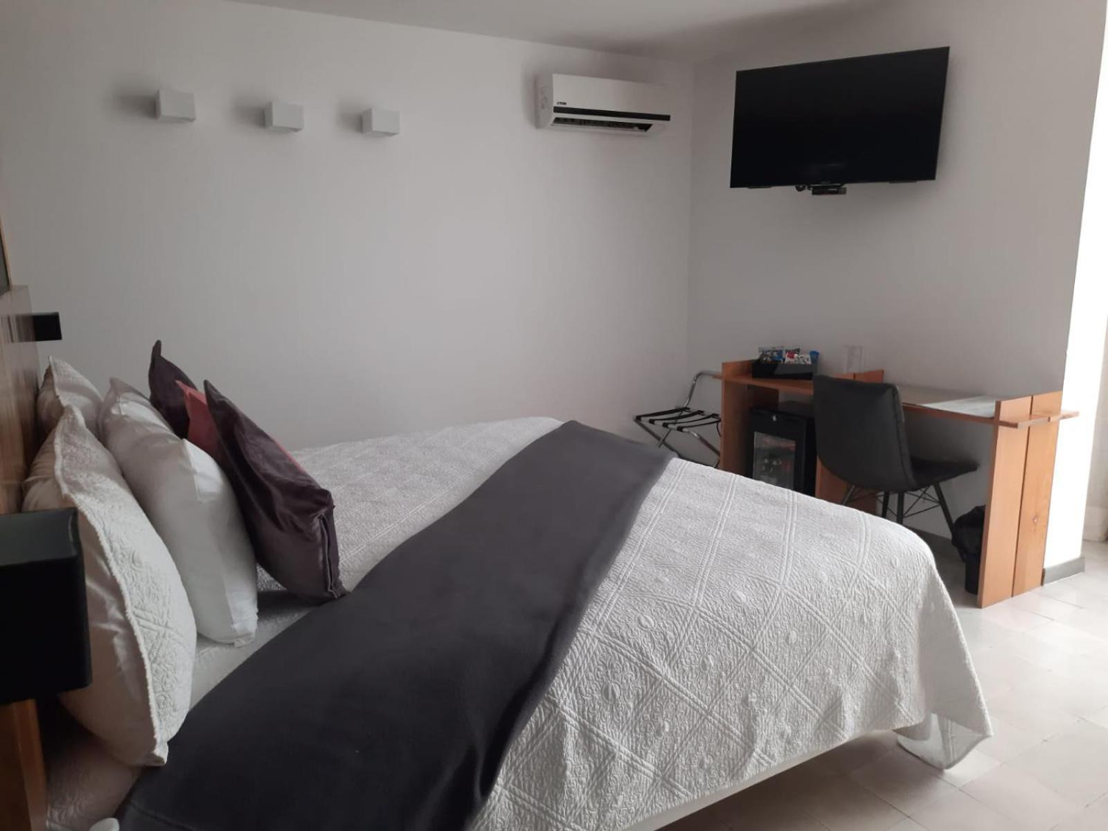 Hotel Clarum 101 Zapopan Bagian luar foto