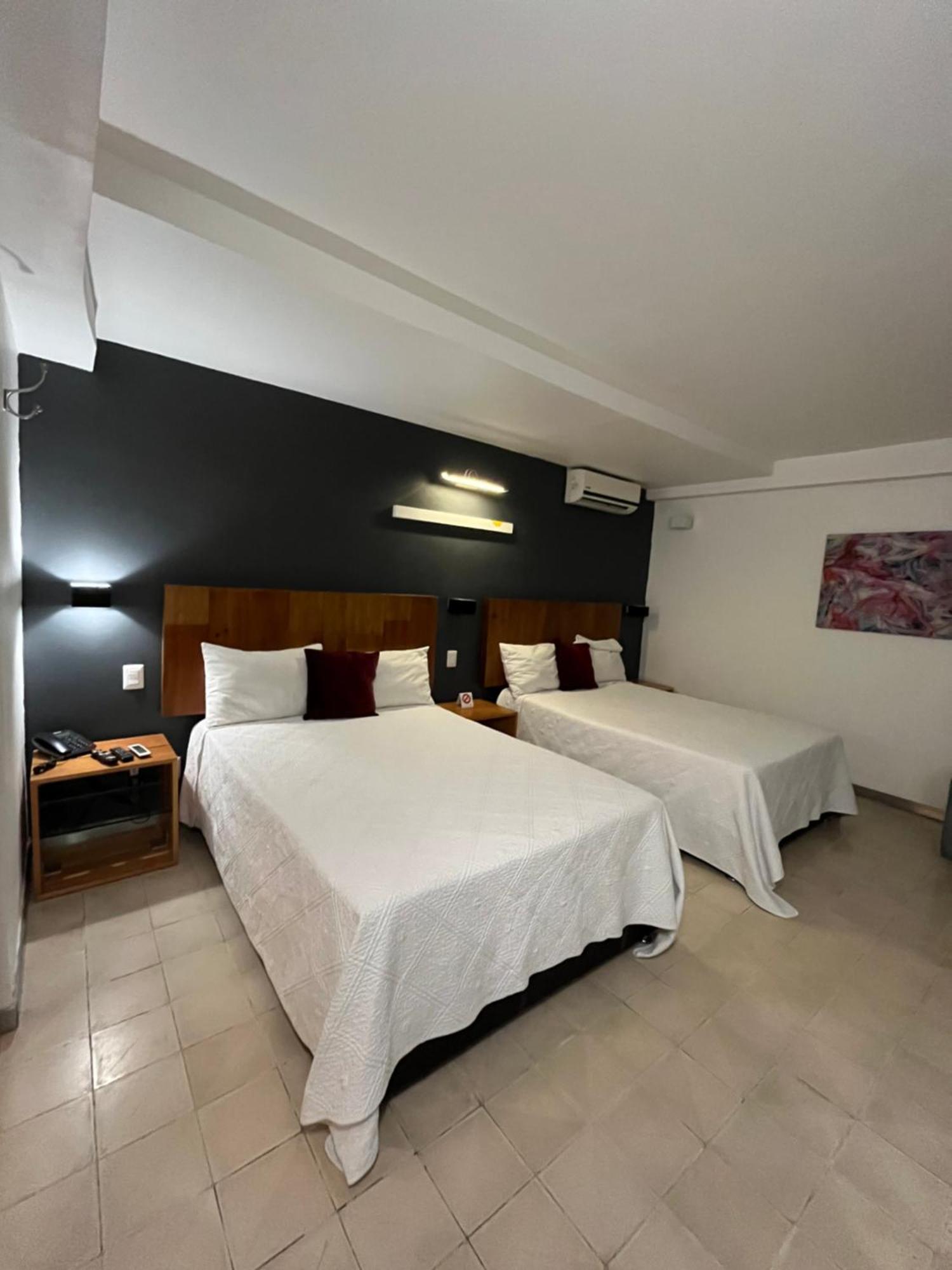 Hotel Clarum 101 Zapopan Bagian luar foto